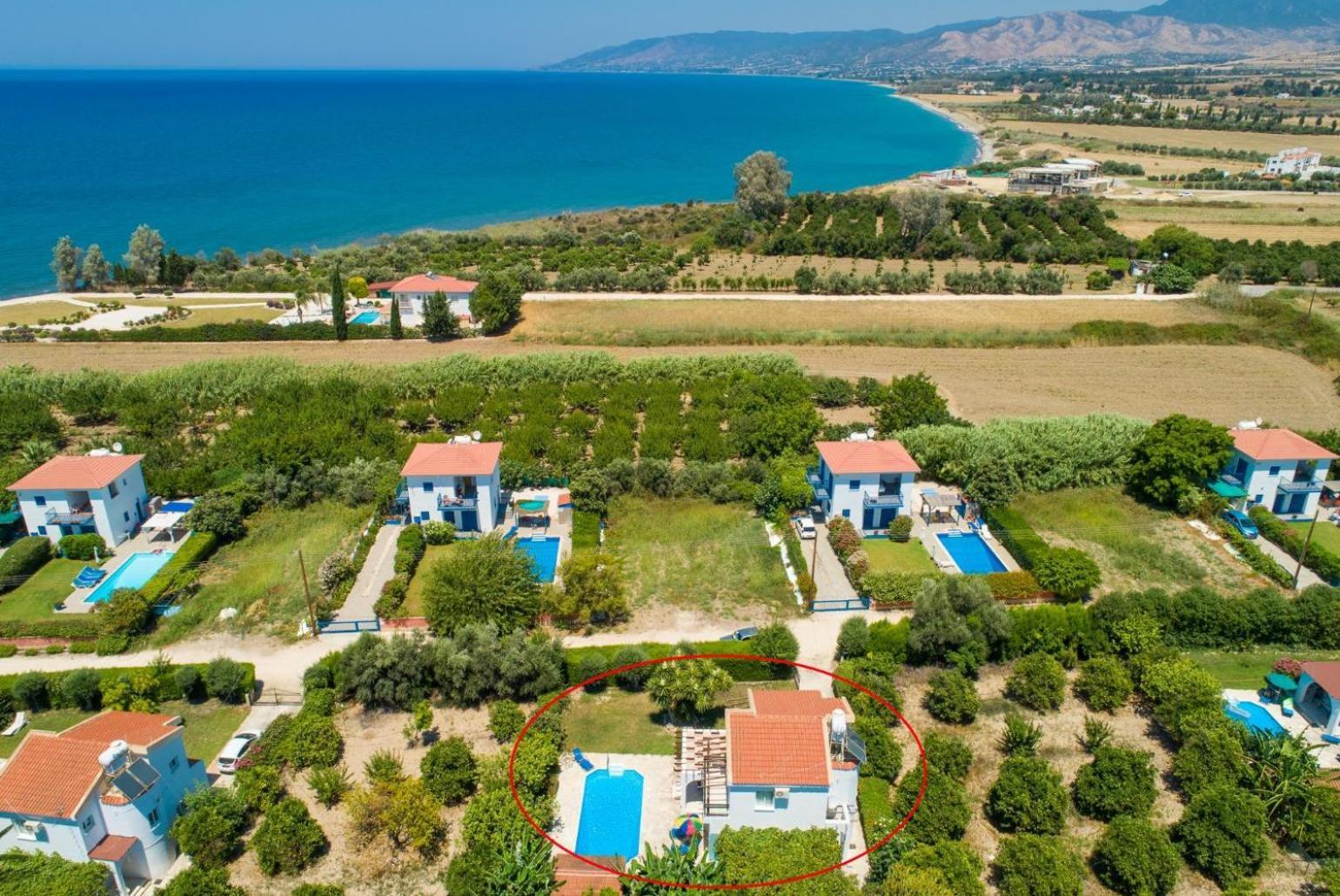 Sun Beach Villa Thio Polis Bagian luar foto